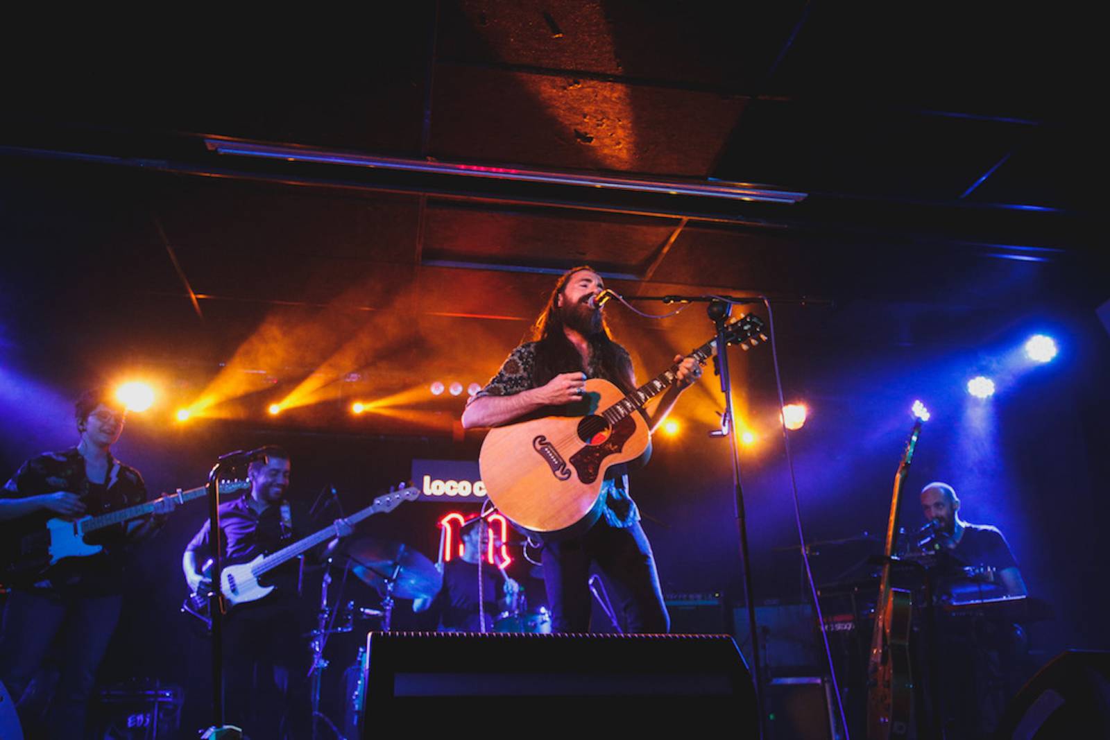 Dalším divným rokem okem fotografů | Rock for People Hope, autokoncerty v Holešovicích i Hrady.cz. Co všechno stihla Pavla Dolanská?
