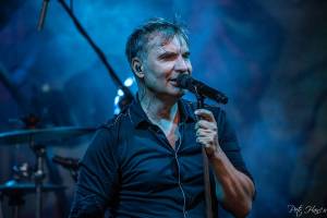 Dalším divným rokem okem fotografů | Objektiv Petra Hanče zachytil Mig 21, Lucii, Marka Ztraceného i Kabáty