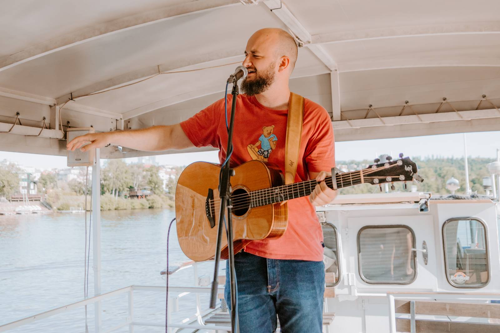 Dalším divným rokem okem fotografů | Lucia Farkašová vzpomíná na Lost Frequencies, Billyho Barmana, John Wolfhooker i Pokáče