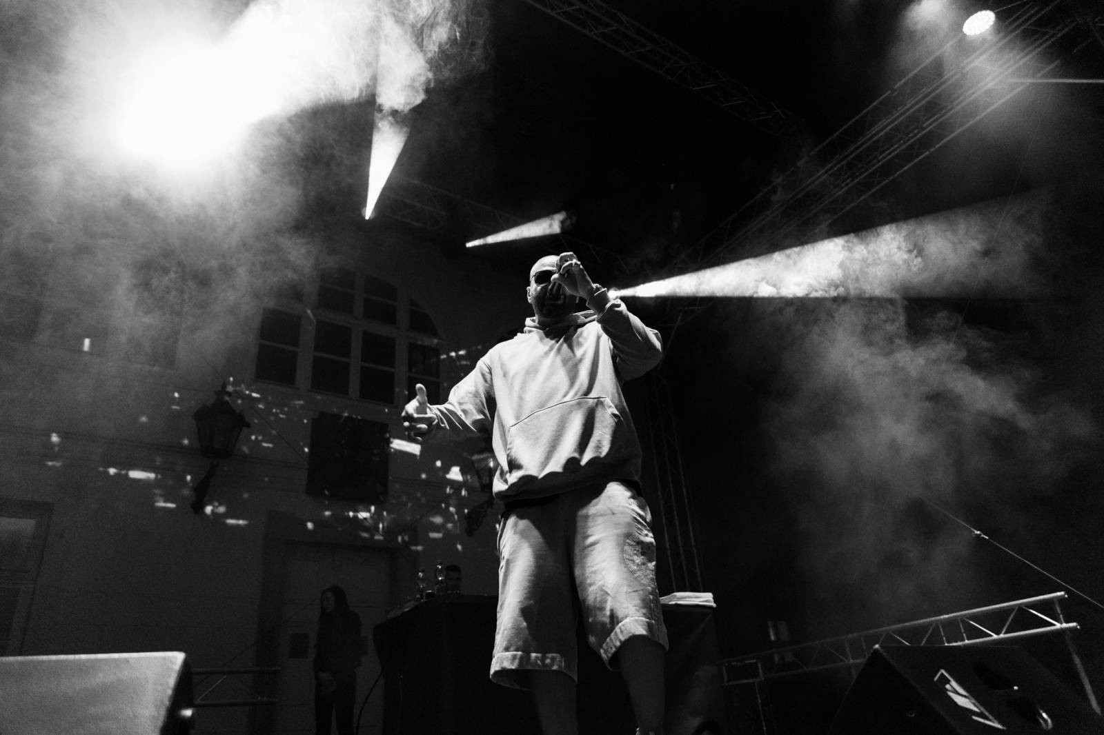 Dalším divným rokem okem fotografů | Pavlína Lindová vzpomíná na festival v Karlových Varech a Tour de Léto Marka Ztraceného