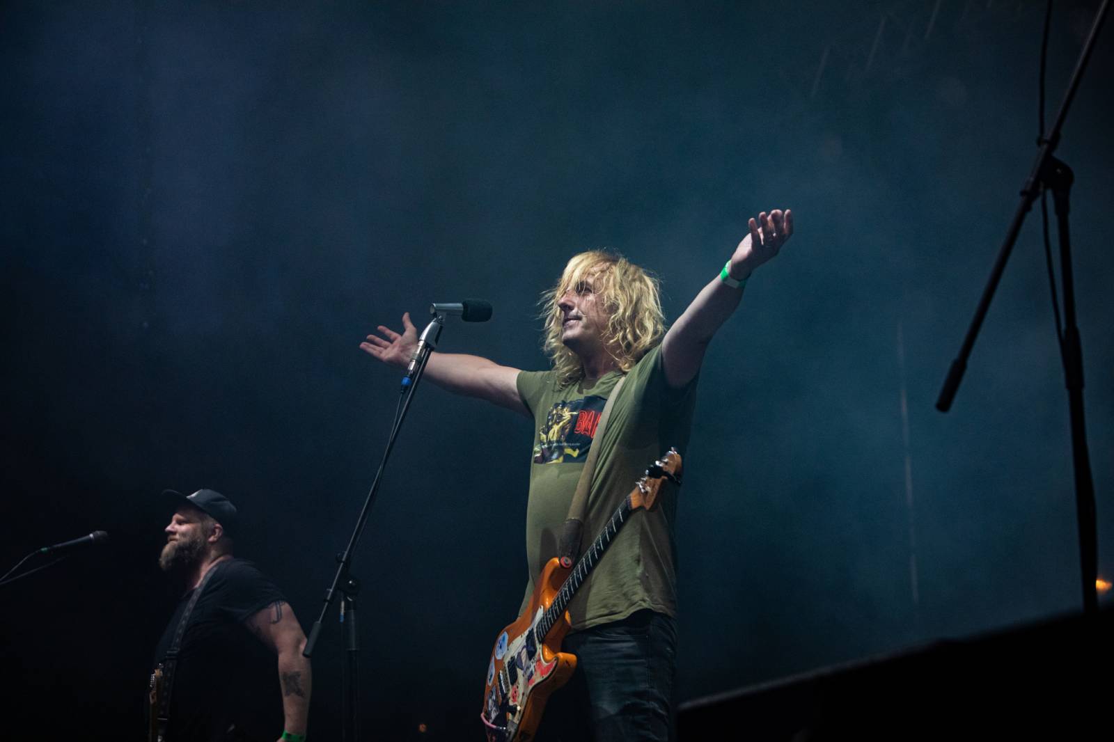 Dalším divným rokem okem fotografů | Objektiv Veroniky Matějkové zachytil Krucipüsk, Mig 21, Monkey Business i Vypsanou fiXu