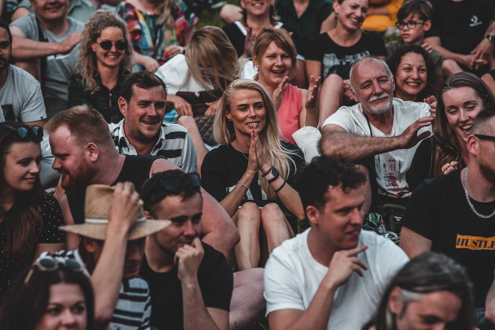 Dalším divným rokem okem fotografů | Milan Říský fotil pro Lucii, zamiloval si Povodí Ohře a country