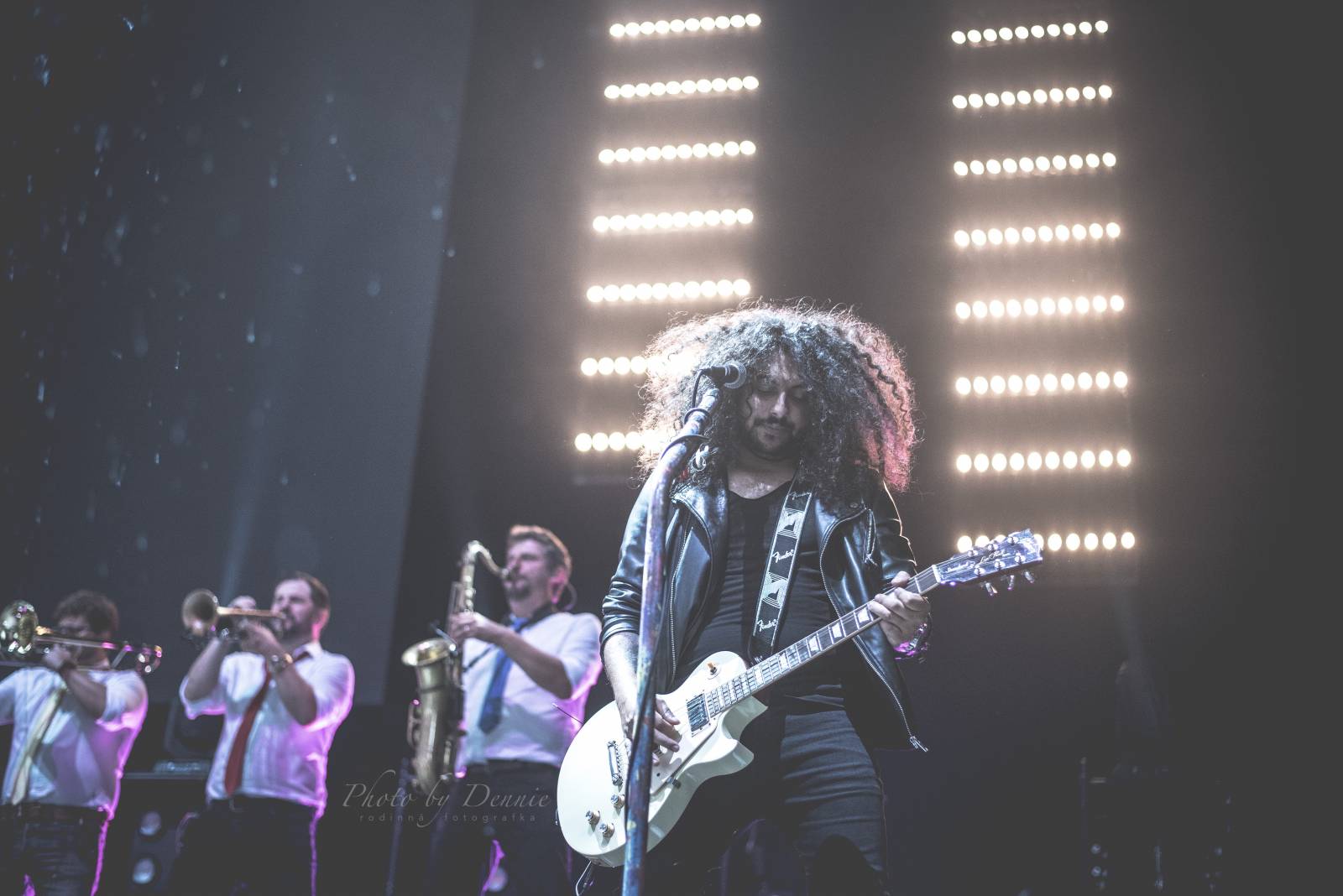 Dalším divným rokem okem fotografů | Denisa Votápková vzpomíná na koncert Marka Ztraceného v O2 areně