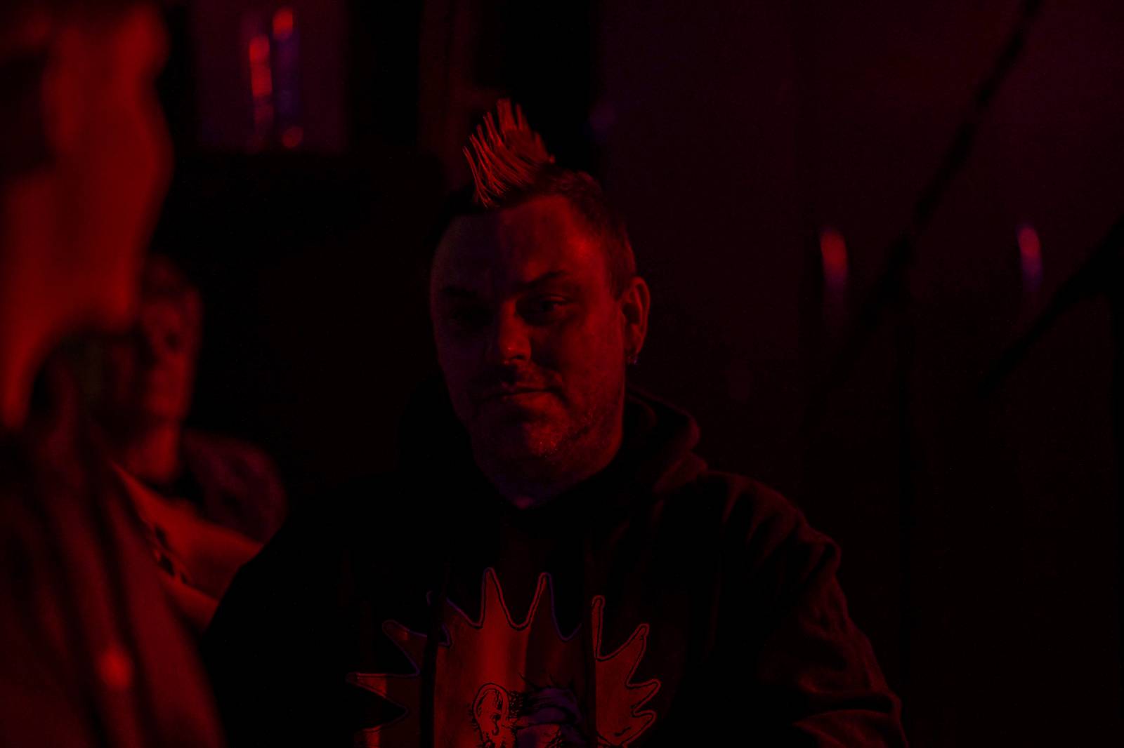 Anarchie a totalní chaos. Visací zámek hrál ve Vagonu