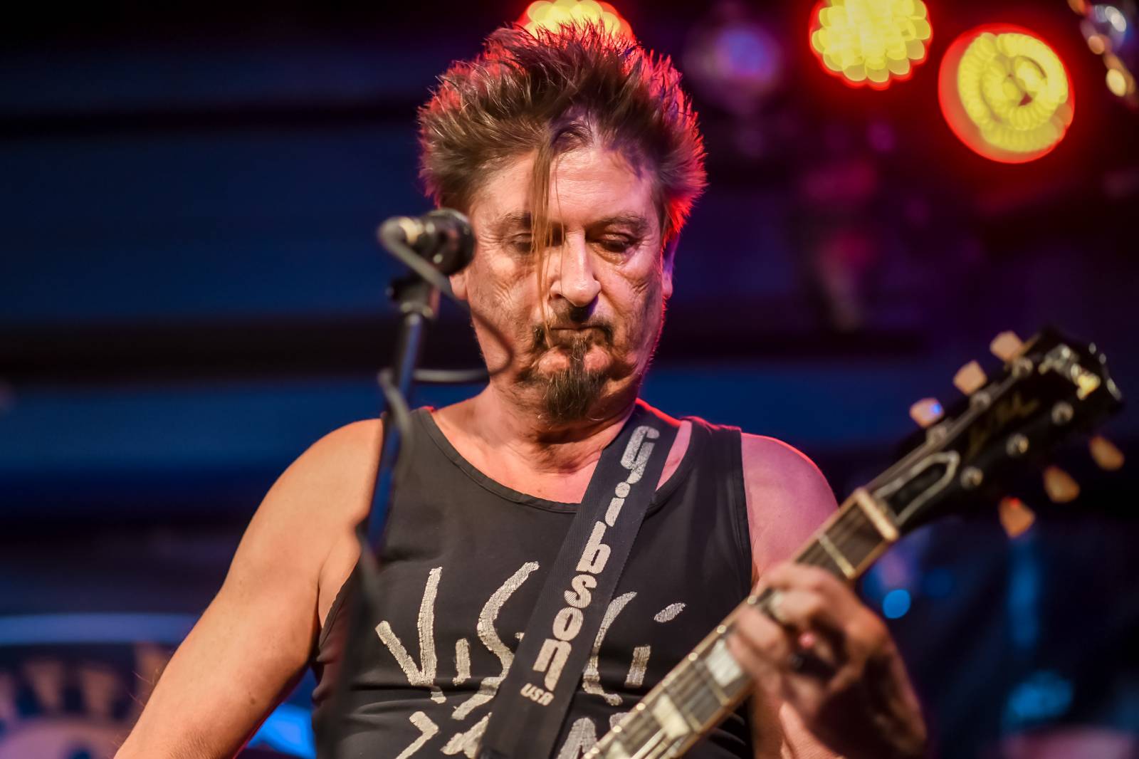 Anarchie a totalní chaos. Visací zámek hrál ve Vagonu