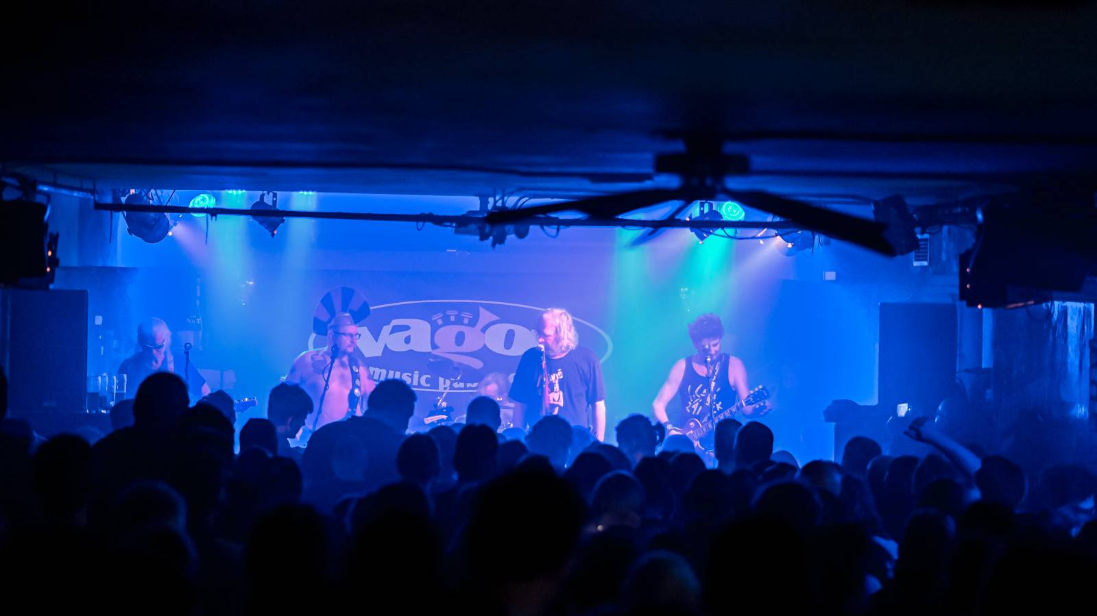 Anarchie a totalní chaos. Visací zámek hrál ve Vagonu