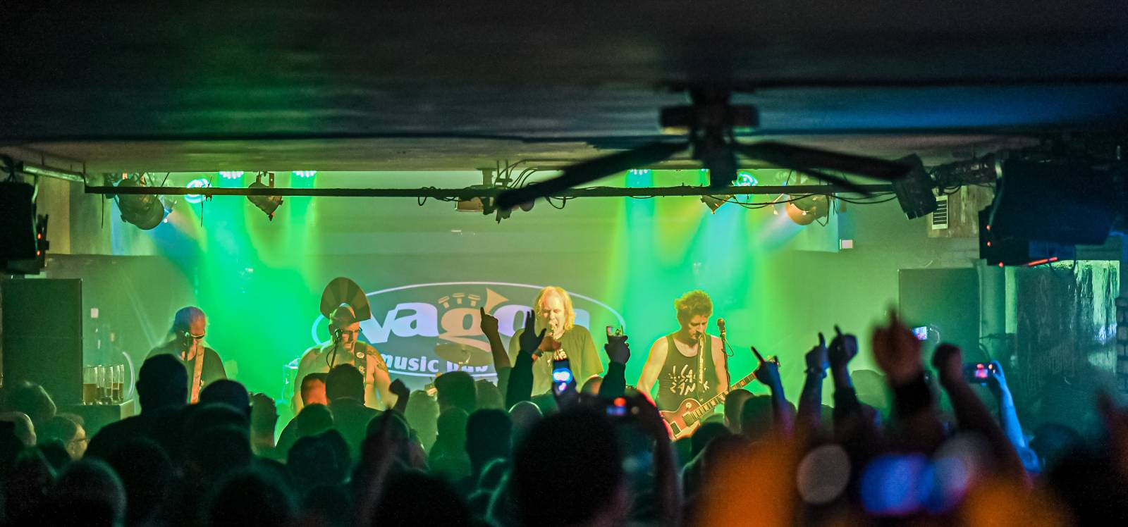 Anarchie a totalní chaos. Visací zámek hrál ve Vagonu