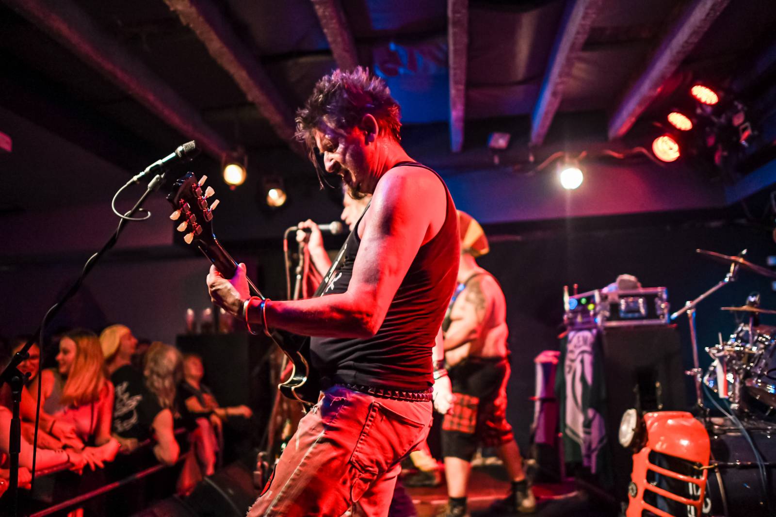 Anarchie a totalní chaos. Visací zámek hrál ve Vagonu