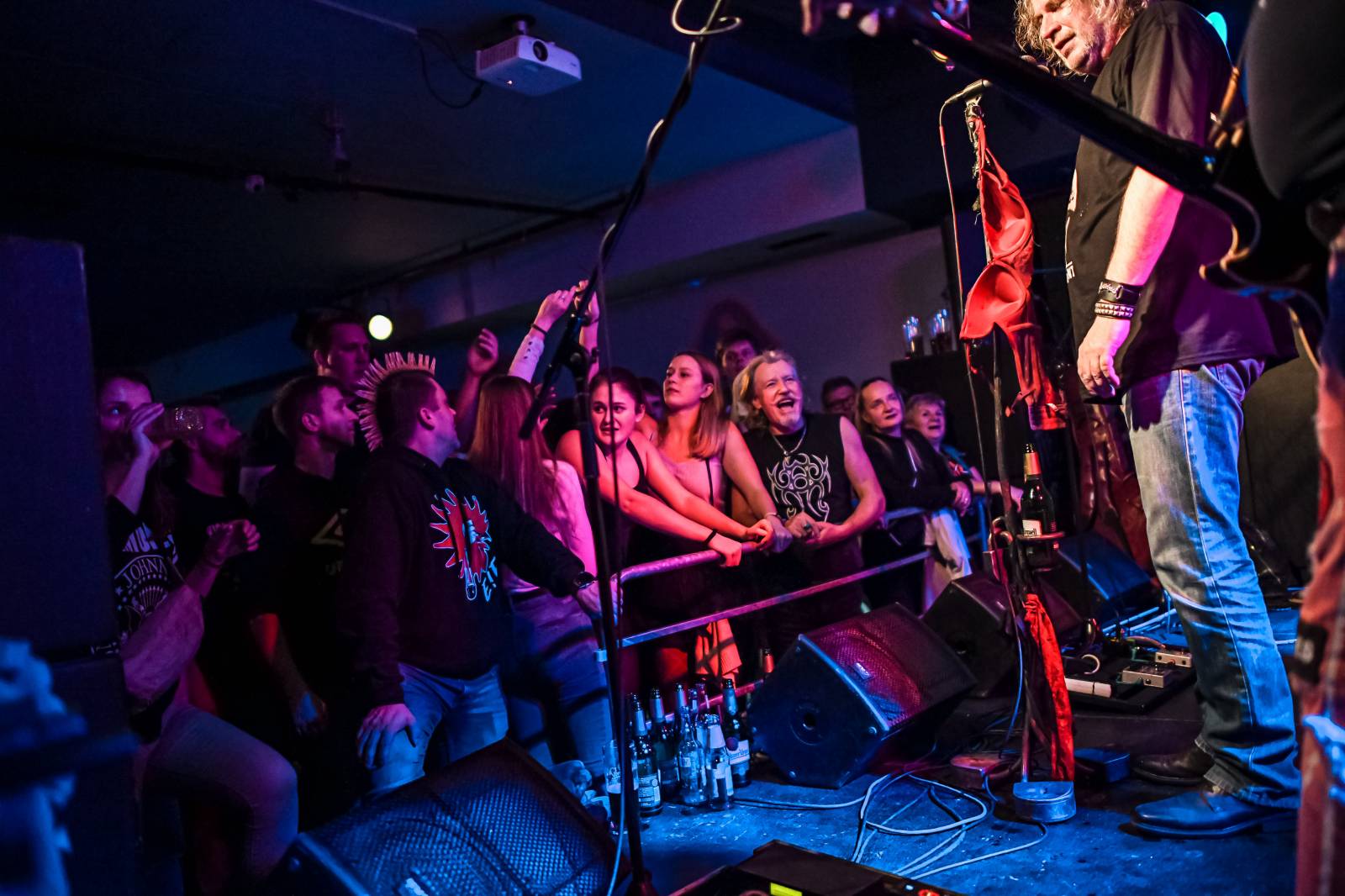 Anarchie a totalní chaos. Visací zámek hrál ve Vagonu