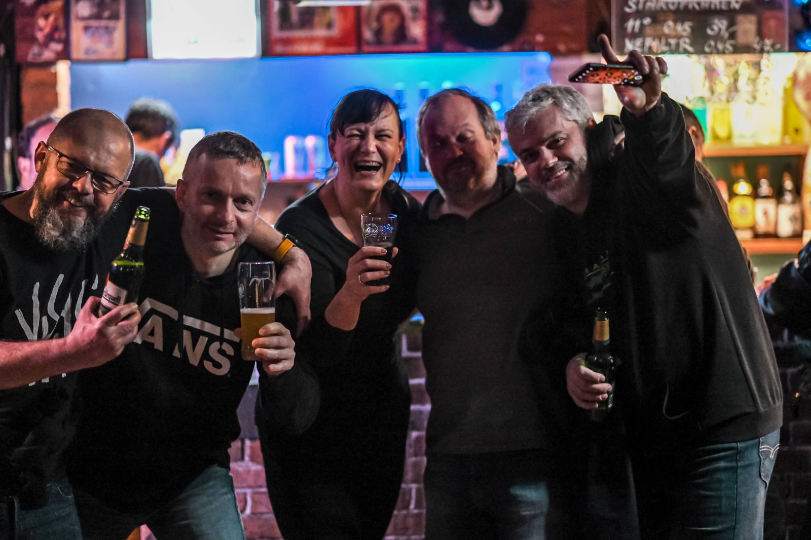 Anarchie a totalní chaos. Visací zámek hrál ve Vagonu