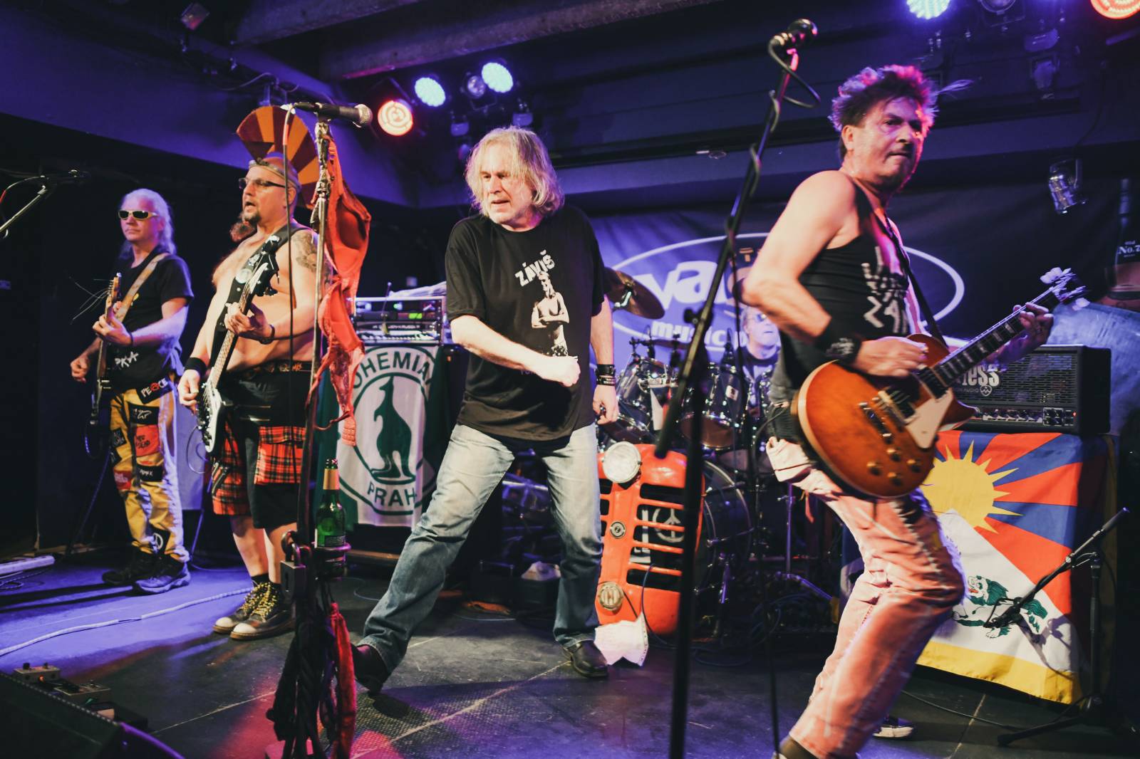 Anarchie a totalní chaos. Visací zámek hrál ve Vagonu