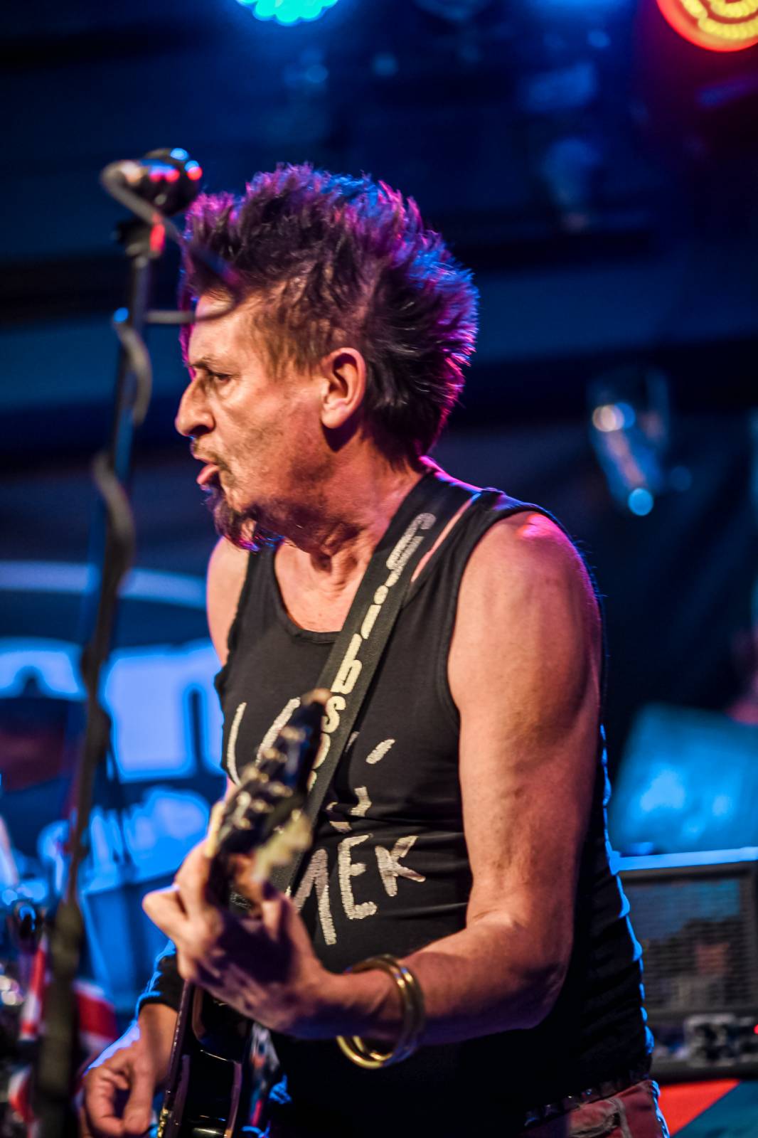 Anarchie a totalní chaos. Visací zámek hrál ve Vagonu