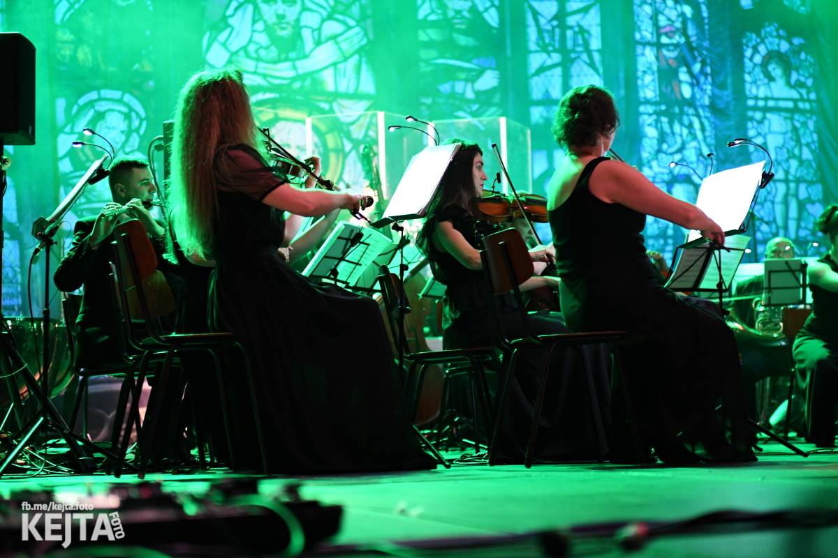 Klasika se spojila s modernem, METALLICA S&M Tribute Show dorazila do pražského Kongresového centra