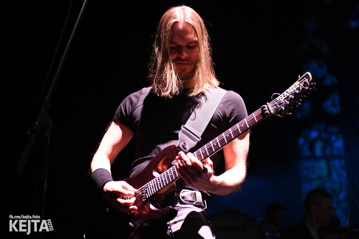 Klasika se spojila s modernem, METALLICA S&M Tribute Show dorazila do pražského Kongresového centra