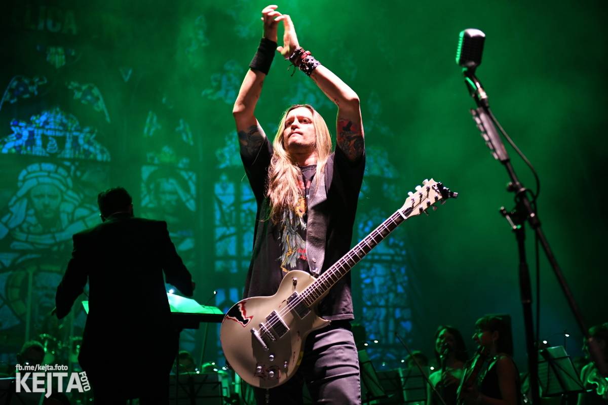 Klasika se spojila s modernem, METALLICA S&M Tribute Show dorazila do pražského Kongresového centra