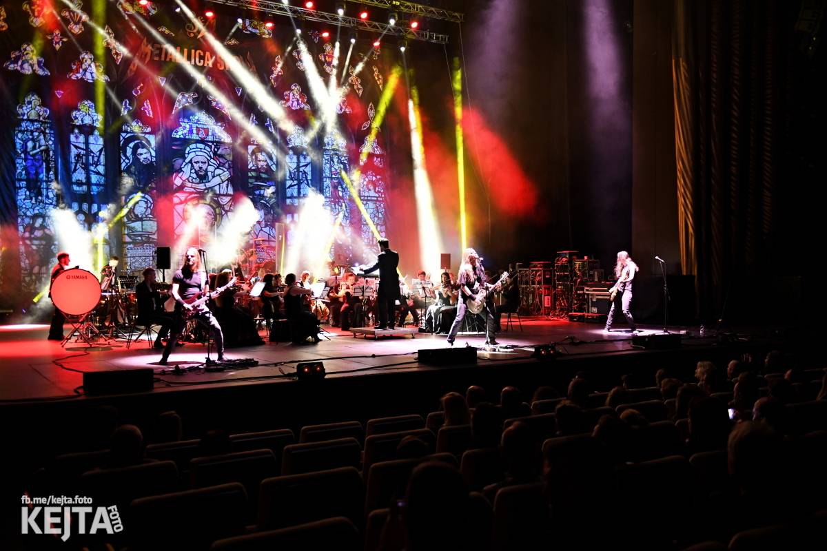 Klasika se spojila s modernem, METALLICA S&M Tribute Show dorazila do pražského Kongresového centra