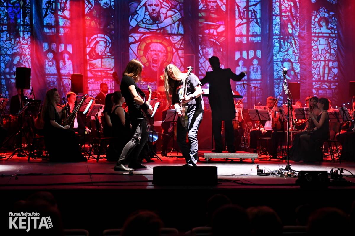 Klasika se spojila s modernem, METALLICA S&M Tribute Show dorazila do pražského Kongresového centra