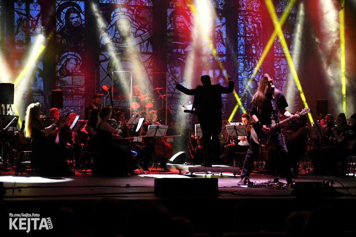 Klasika se spojila s modernem, METALLICA S&M Tribute Show dorazila do pražského Kongresového centra