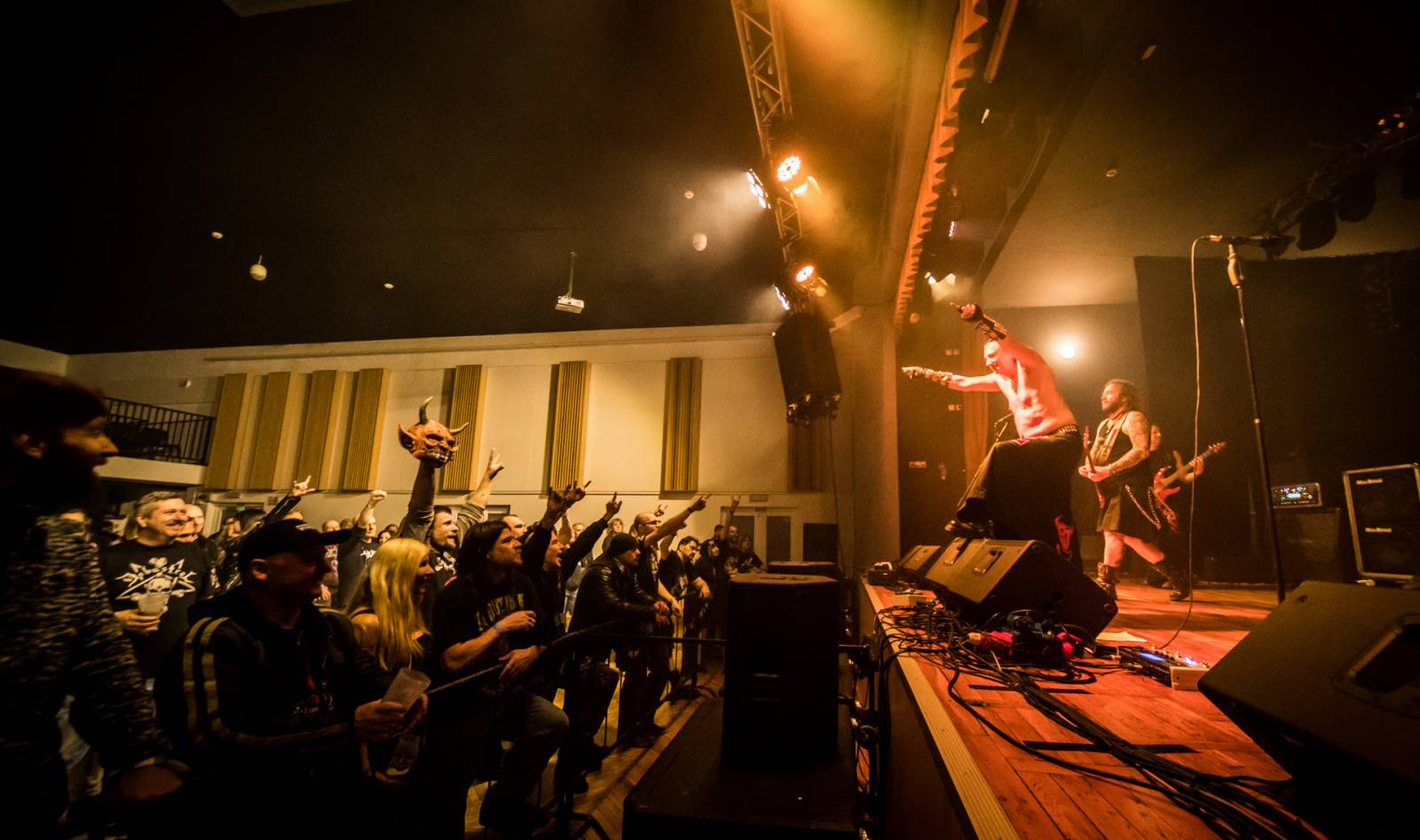 Metal žije! Do plzeňské Šeříkovky vtrhl Debustrol