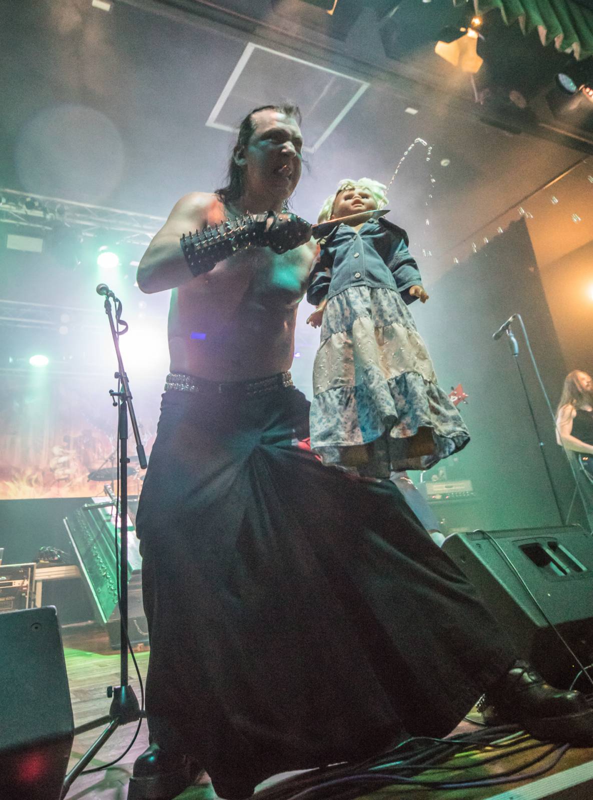 Metal žije! Do plzeňské Šeříkovky vtrhl Debustrol