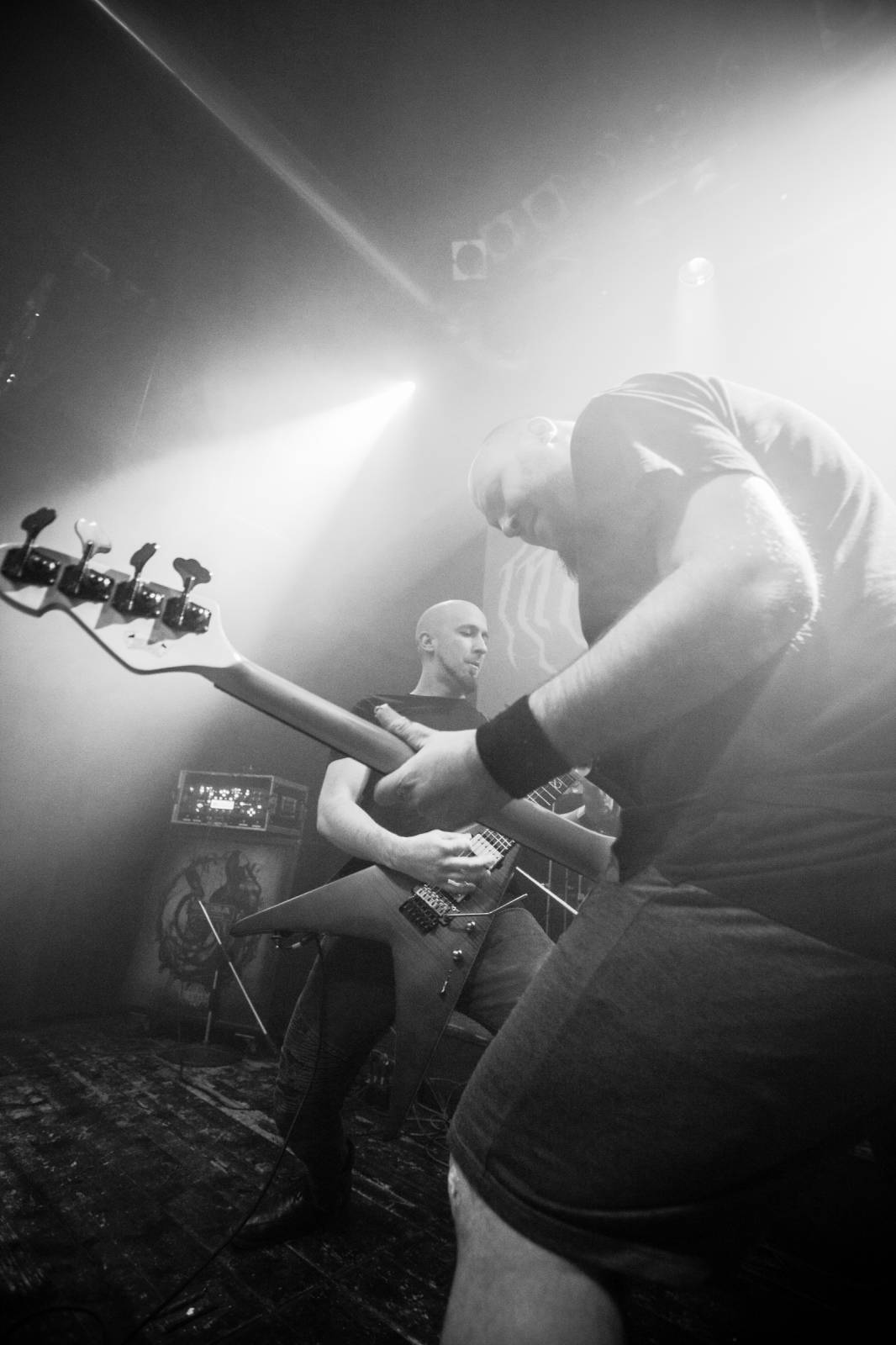 Metalové hody v Plzni. Pod lampou zahráli Nahum, Innersphere a Refore