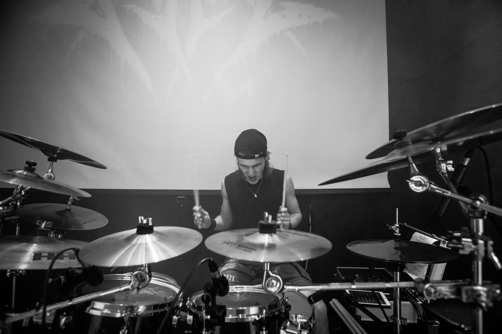 Metalové hody v Plzni. Pod lampou zahráli Nahum, Innersphere a Refore