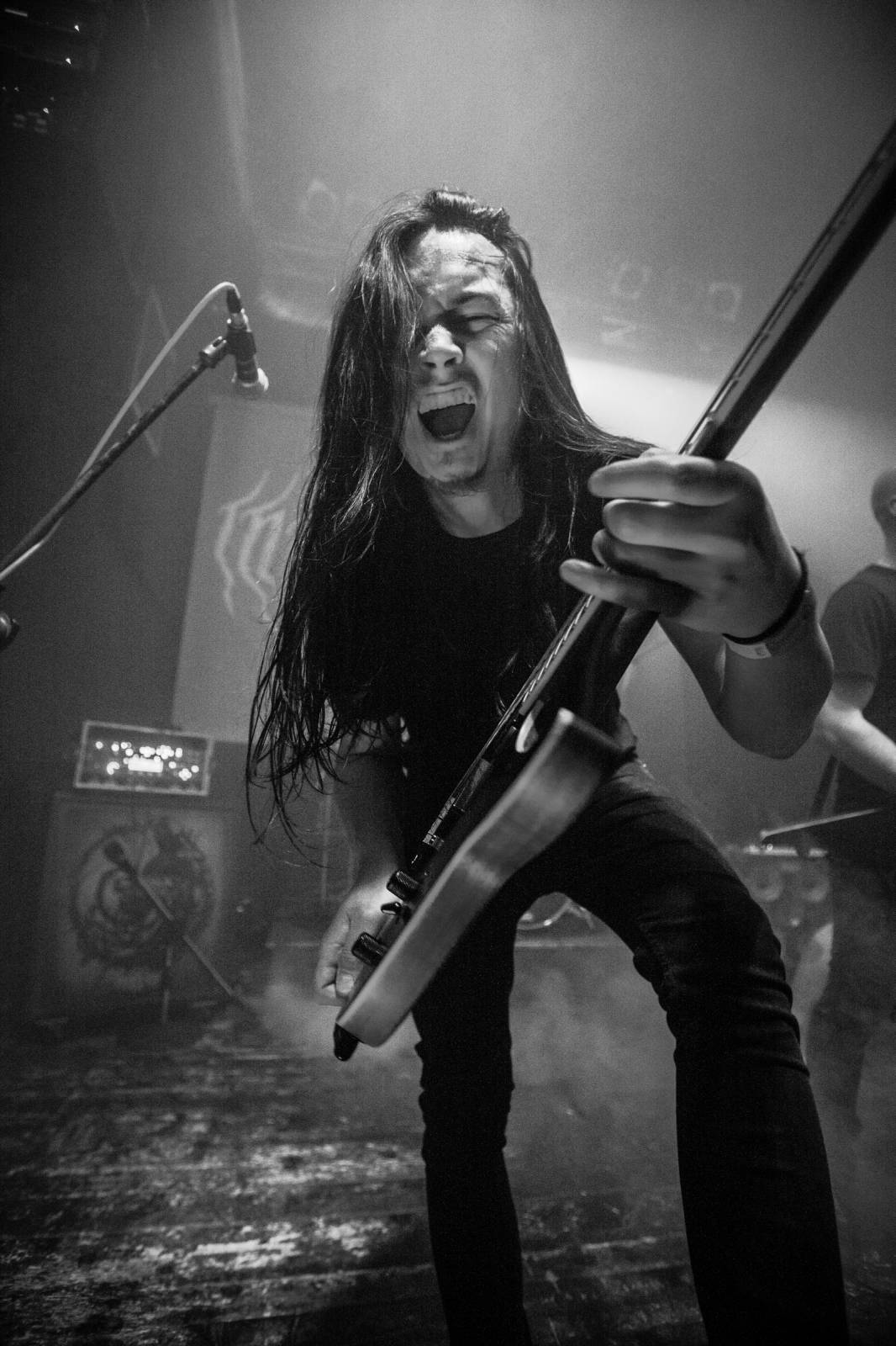 Metalové hody v Plzni. Pod lampou zahráli Nahum, Innersphere a Refore