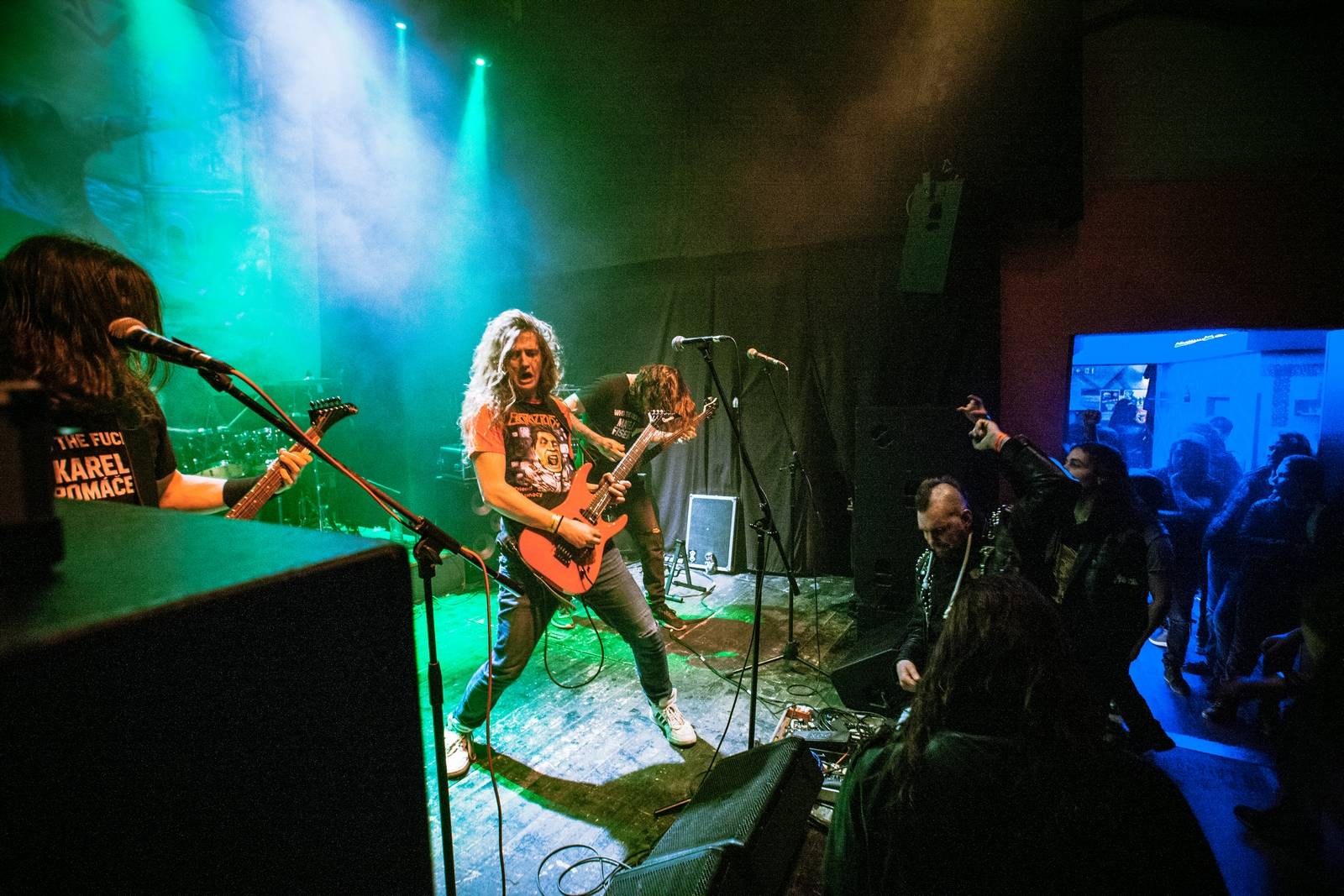 Metalové hody v Plzni. Pod lampou zahráli Nahum, Innersphere a Refore