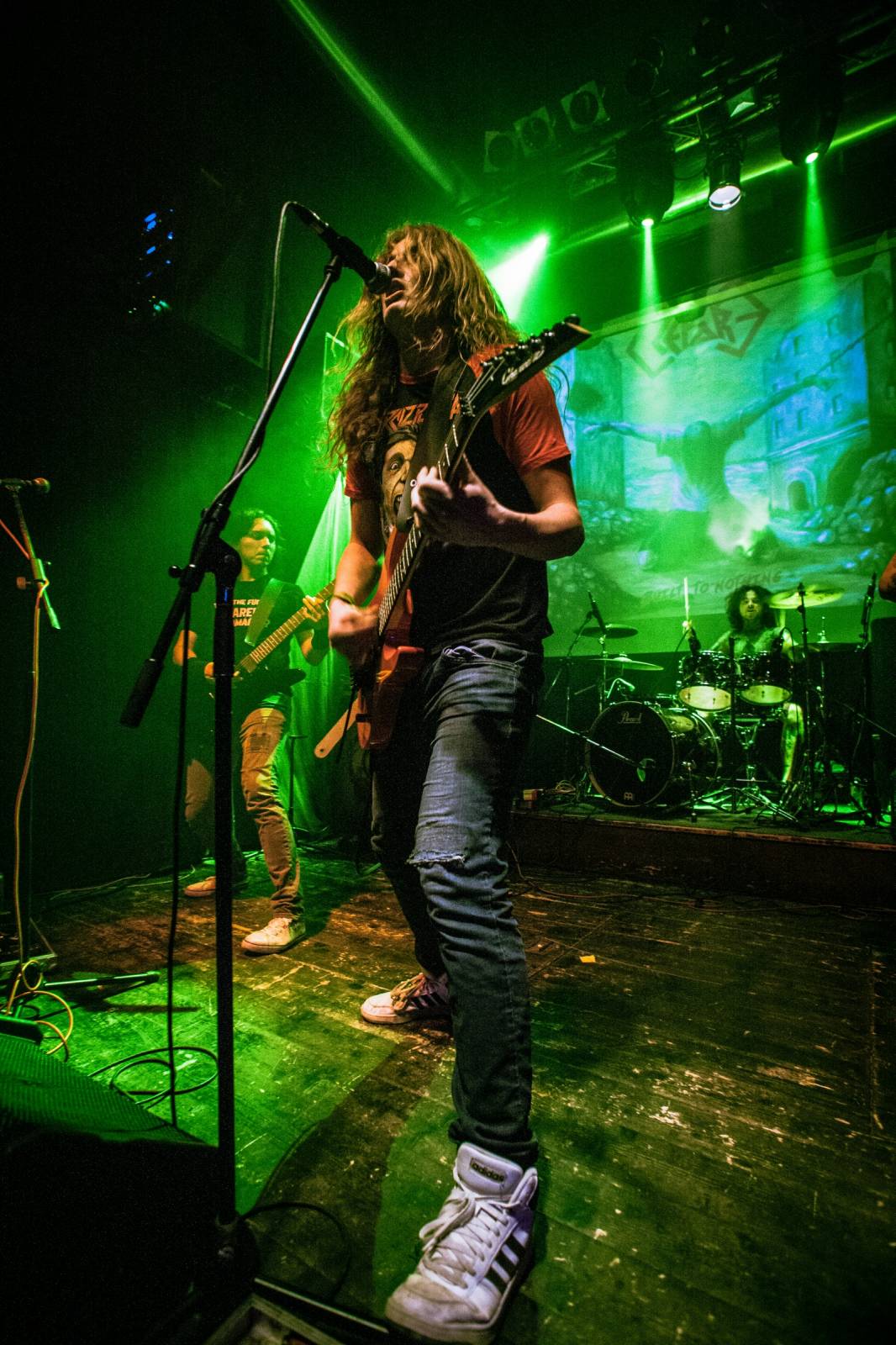 Metalové hody v Plzni. Pod lampou zahráli Nahum, Innersphere a Refore