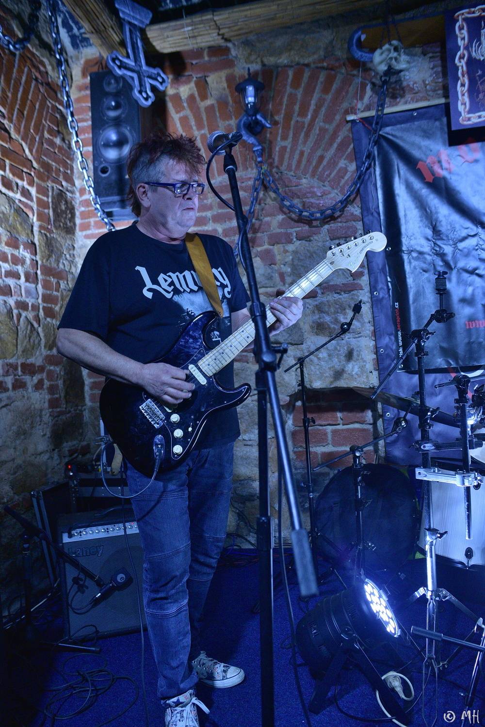 Ani Lemmy by se za jejich výkon nestyděl. Tribute band Motörreptile-Motörhead ovládl plzeňský Parlament