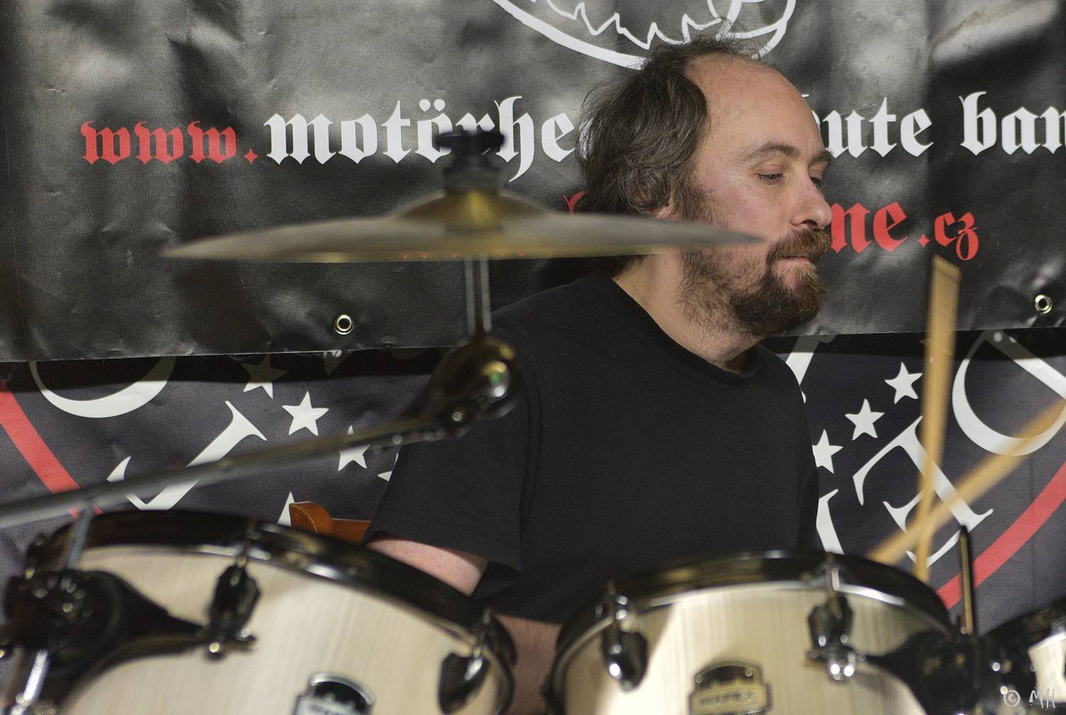 Ani Lemmy by se za jejich výkon nestyděl. Tribute band Motörreptile-Motörhead ovládl plzeňský Parlament