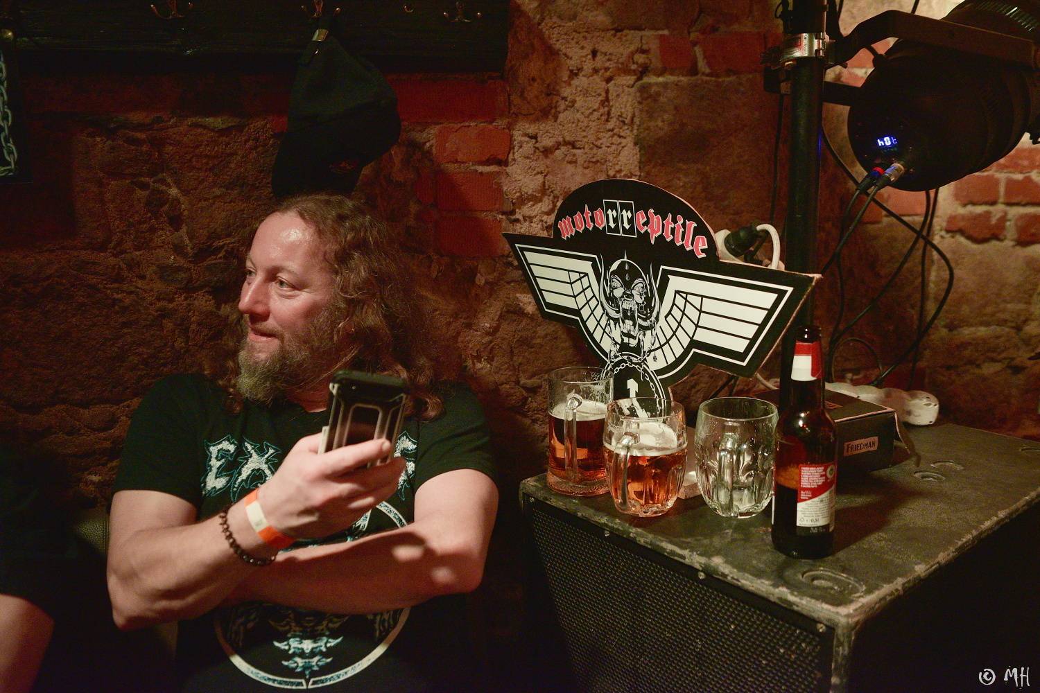 Ani Lemmy by se za jejich výkon nestyděl. Tribute band Motörreptile-Motörhead ovládl plzeňský Parlament