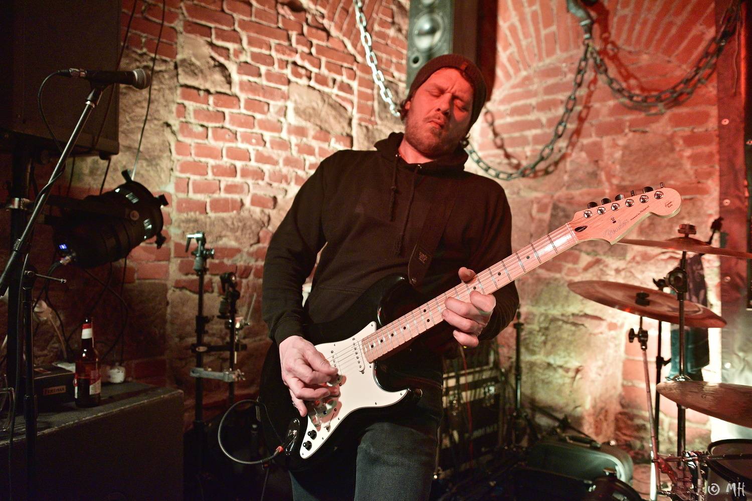 Ani Lemmy by se za jejich výkon nestyděl. Tribute band Motörreptile-Motörhead ovládl plzeňský Parlament