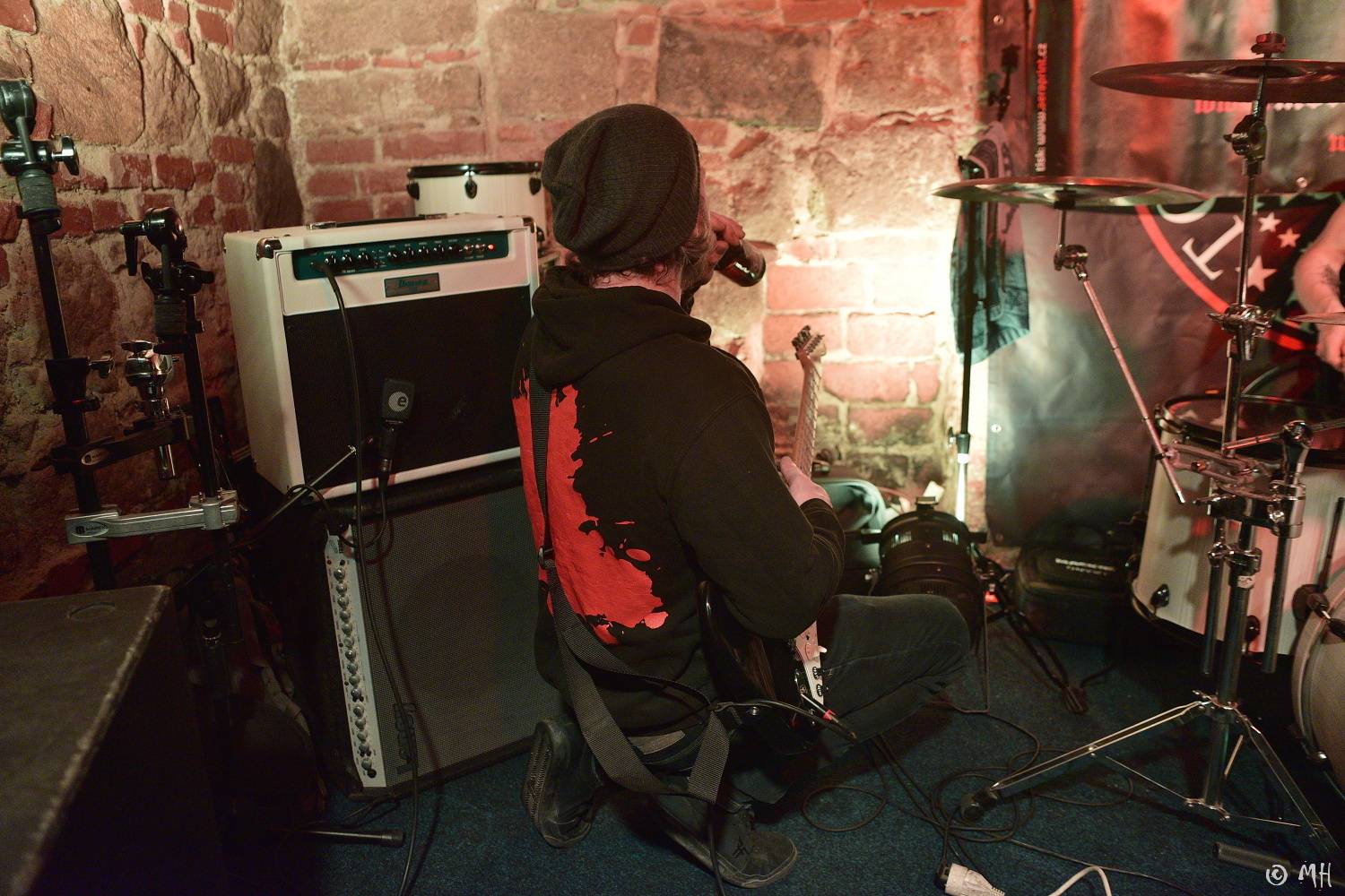 Ani Lemmy by se za jejich výkon nestyděl. Tribute band Motörreptile-Motörhead ovládl plzeňský Parlament