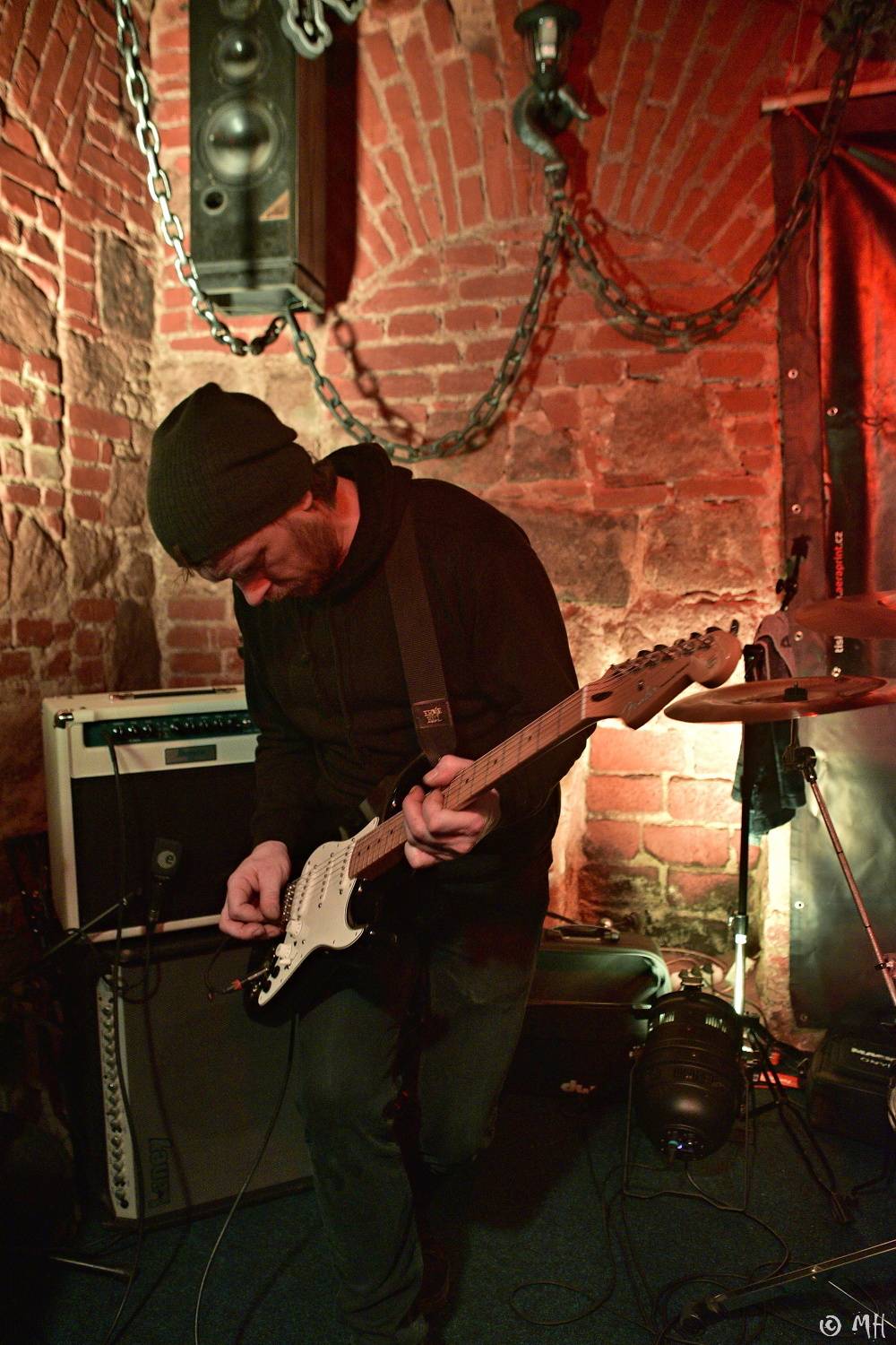 Ani Lemmy by se za jejich výkon nestyděl. Tribute band Motörreptile-Motörhead ovládl plzeňský Parlament