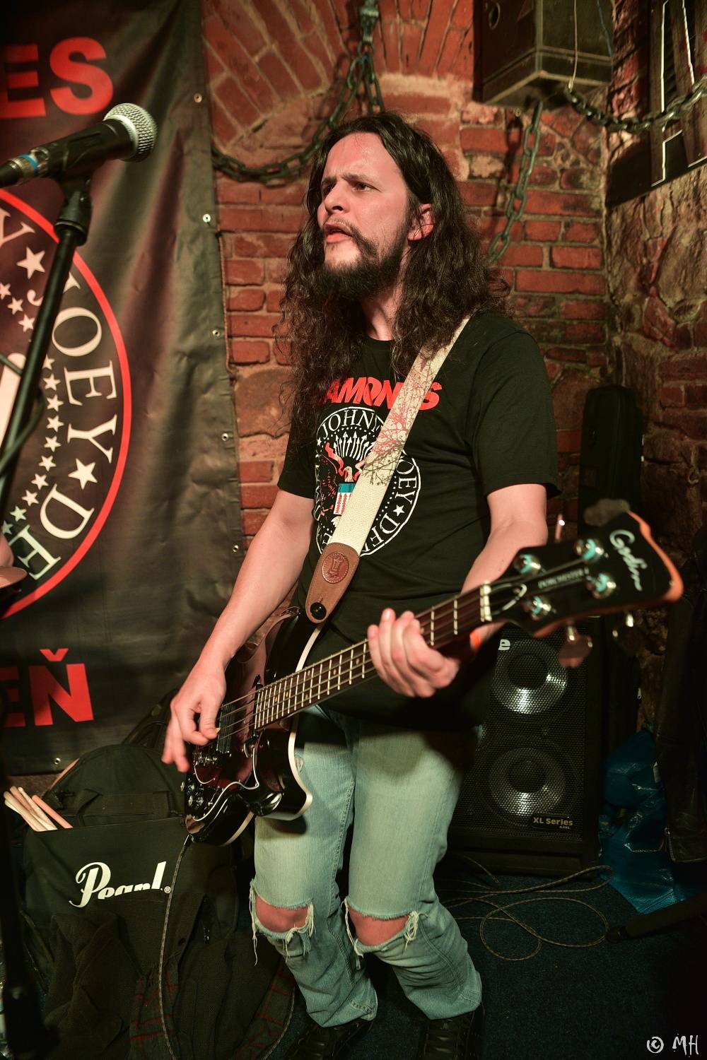 Ani Lemmy by se za jejich výkon nestyděl. Tribute band Motörreptile-Motörhead ovládl plzeňský Parlament