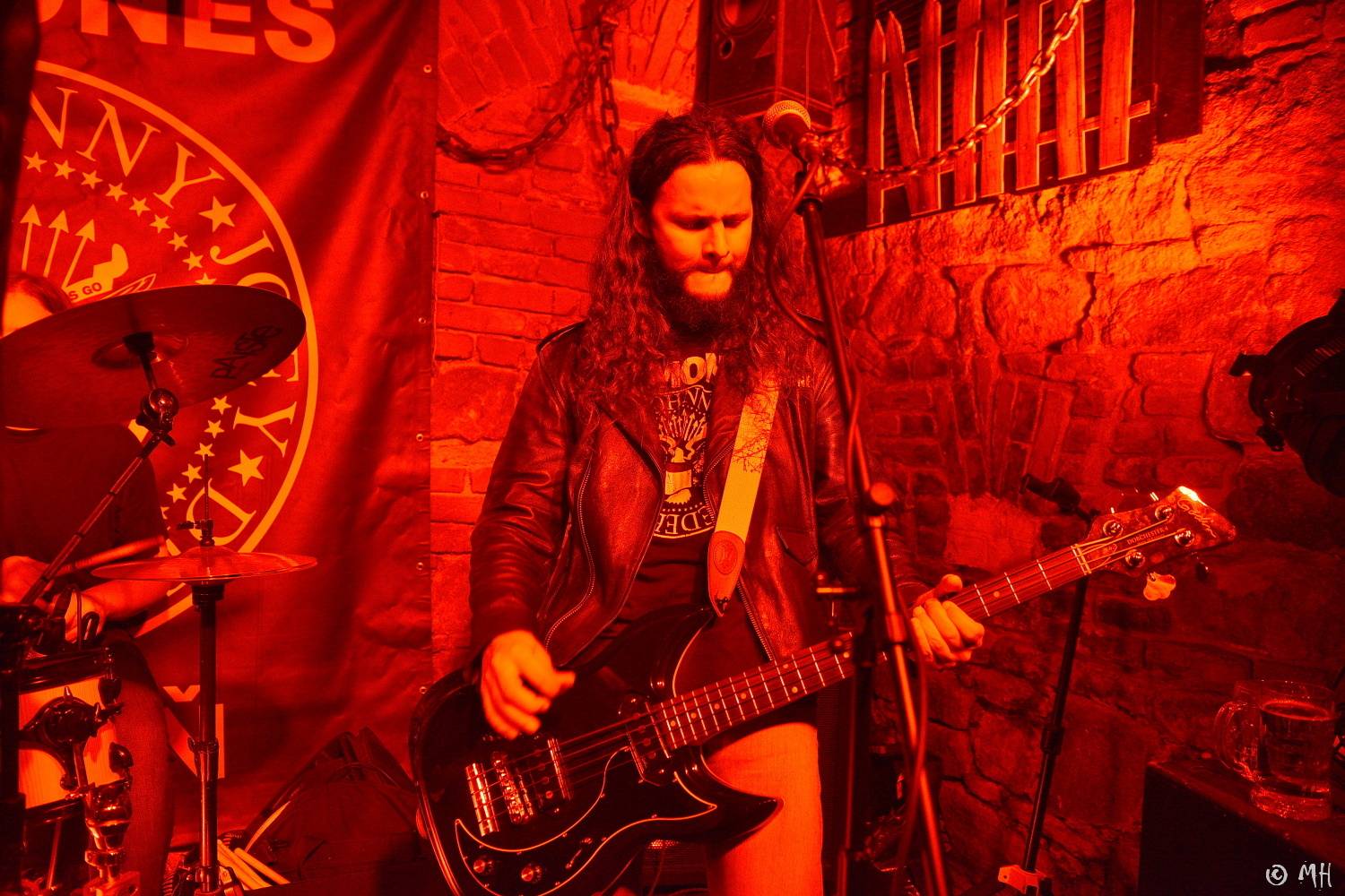 Ani Lemmy by se za jejich výkon nestyděl. Tribute band Motörreptile-Motörhead ovládl plzeňský Parlament