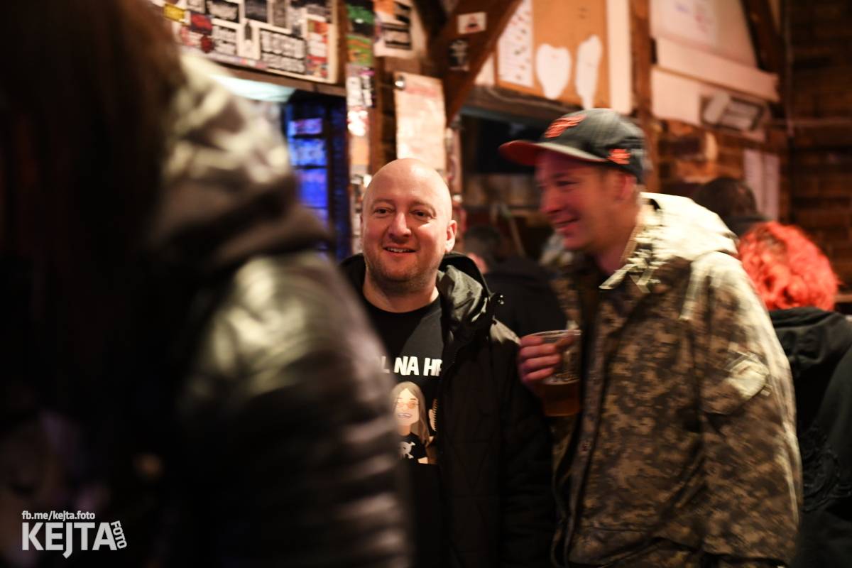 P.U.M. řádně zapili své nové album Ostuda punku, Modrá Vopice praskala ve švech