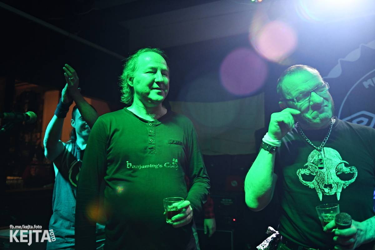 P.U.M. řádně zapili své nové album Ostuda punku, Modrá Vopice praskala ve švech