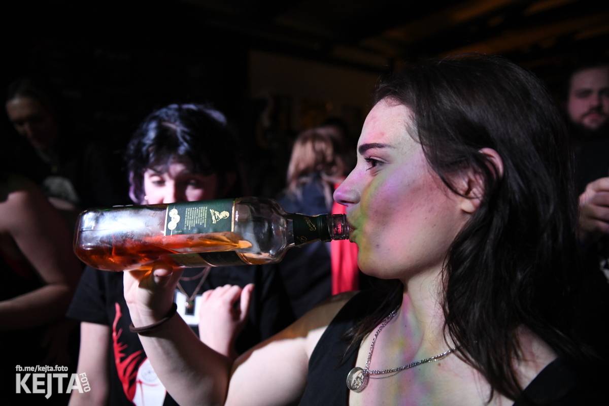 P.U.M. řádně zapili své nové album Ostuda punku, Modrá Vopice praskala ve švech