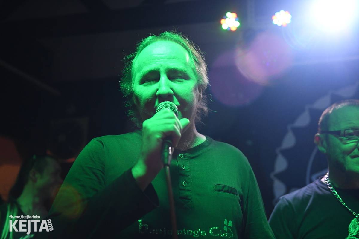 P.U.M. řádně zapili své nové album Ostuda punku, Modrá Vopice praskala ve švech