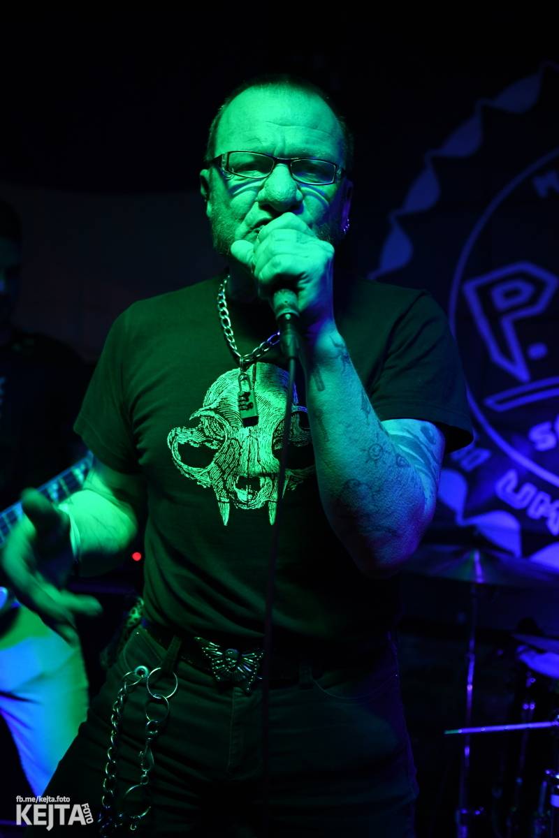 P.U.M. řádně zapili své nové album Ostuda punku, Modrá Vopice praskala ve švech