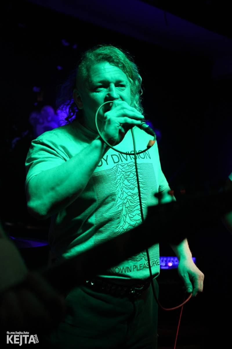 P.U.M. řádně zapili své nové album Ostuda punku, Modrá Vopice praskala ve švech