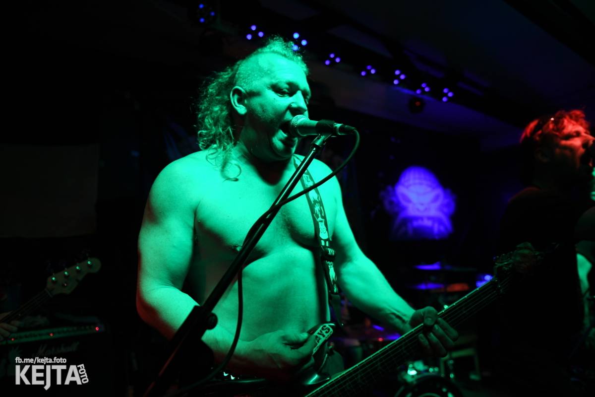 P.U.M. řádně zapili své nové album Ostuda punku, Modrá Vopice praskala ve švech