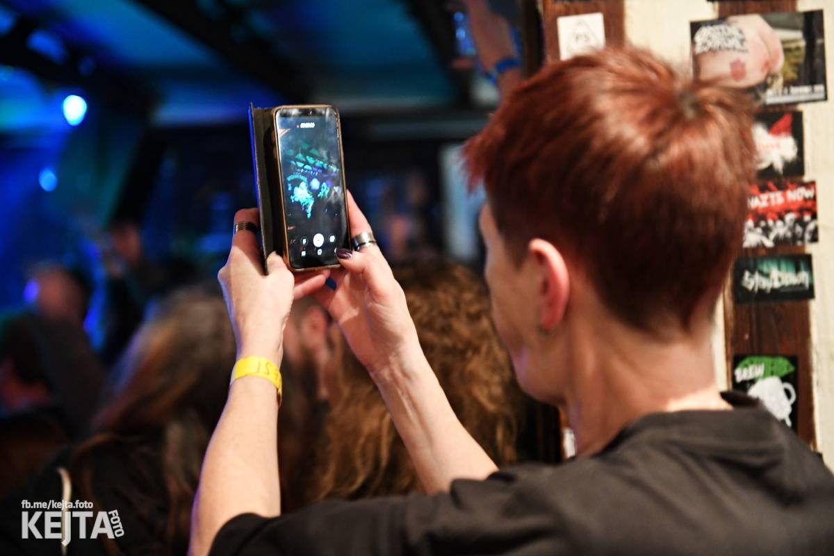 P.U.M. řádně zapili své nové album Ostuda punku, Modrá Vopice praskala ve švech