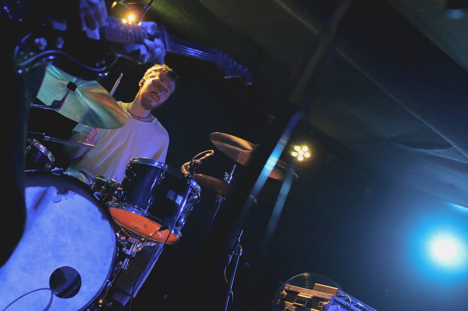 Sobotní melancholický večírek. Rutka Laskier, Brighter Days, Kruhy a kafka. vyprodali legendární strahovskou Sedmičku