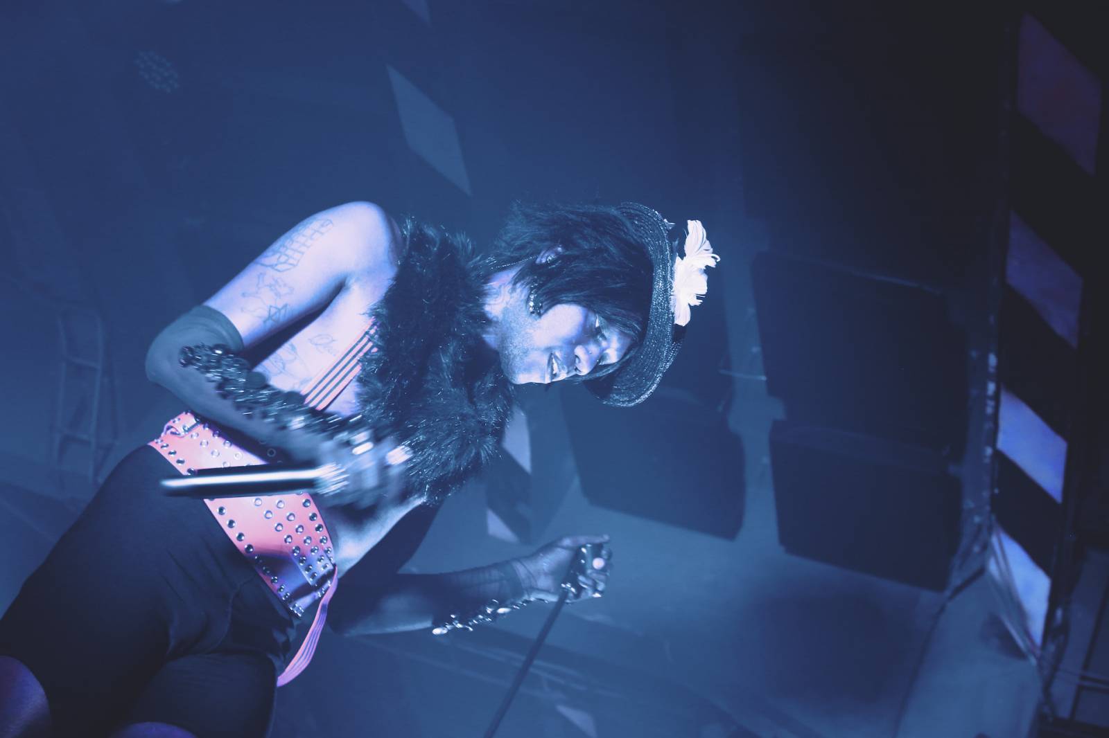 Yves Tumor & Its Band roztančili MeetFactory, přijel i multiinstrumentalista Tim Koh