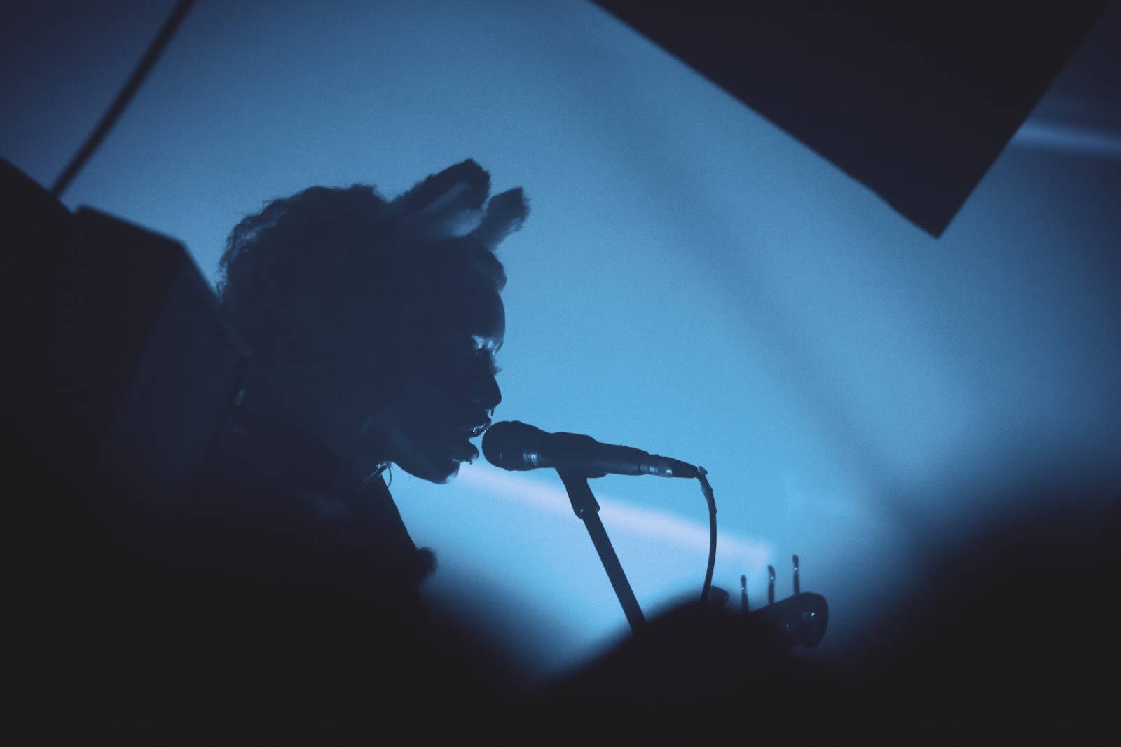 Yves Tumor & Its Band roztančili MeetFactory, přijel i multiinstrumentalista Tim Koh