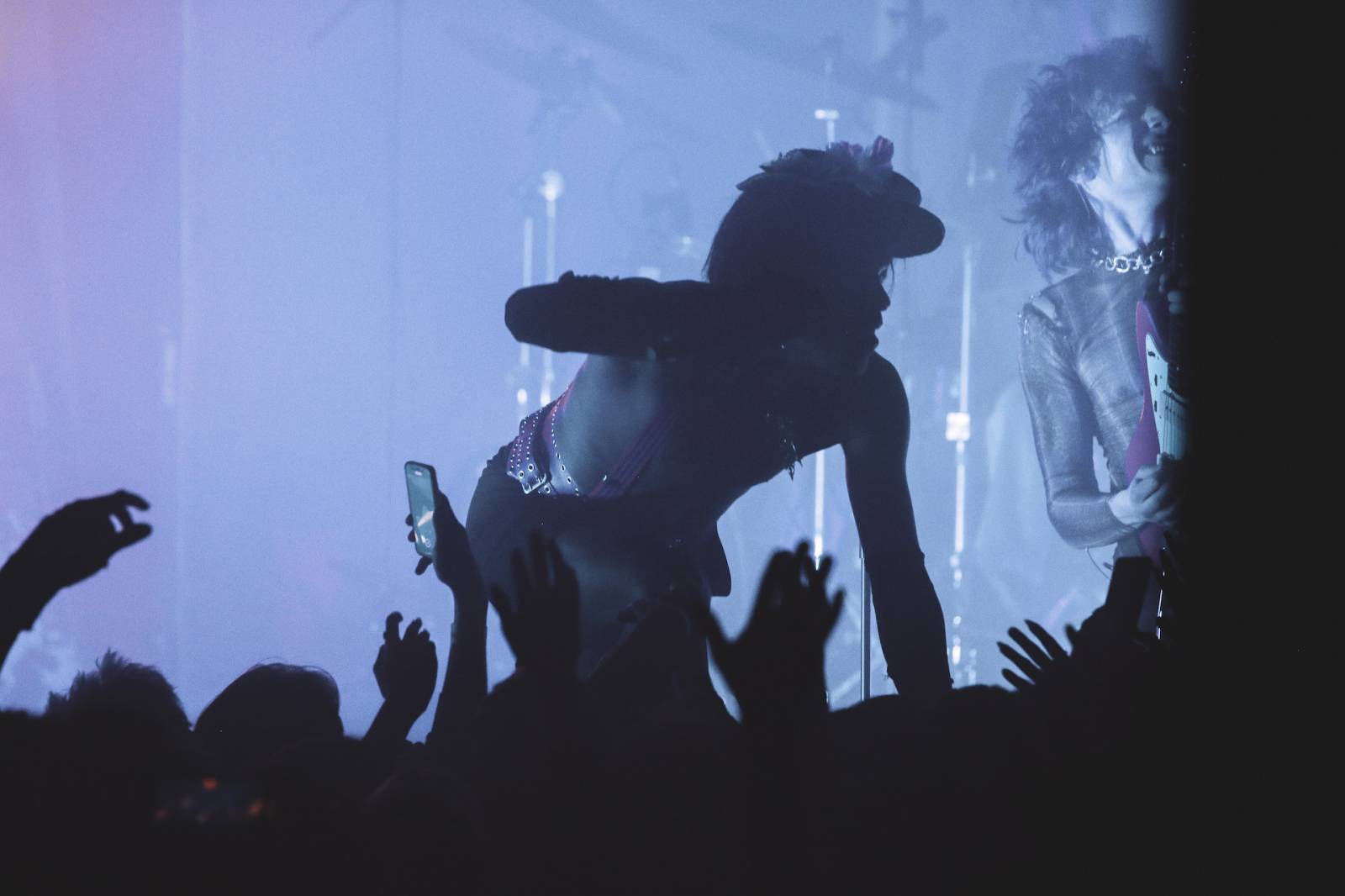 Yves Tumor & Its Band roztančili MeetFactory, přijel i multiinstrumentalista Tim Koh