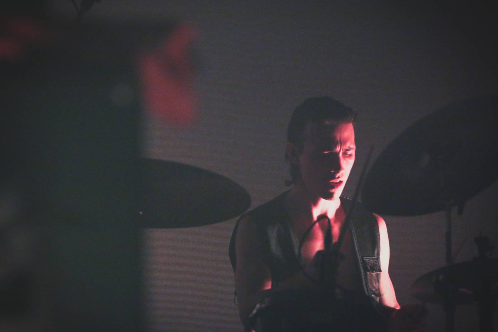 Yves Tumor & Its Band roztančili MeetFactory, přijel i multiinstrumentalista Tim Koh